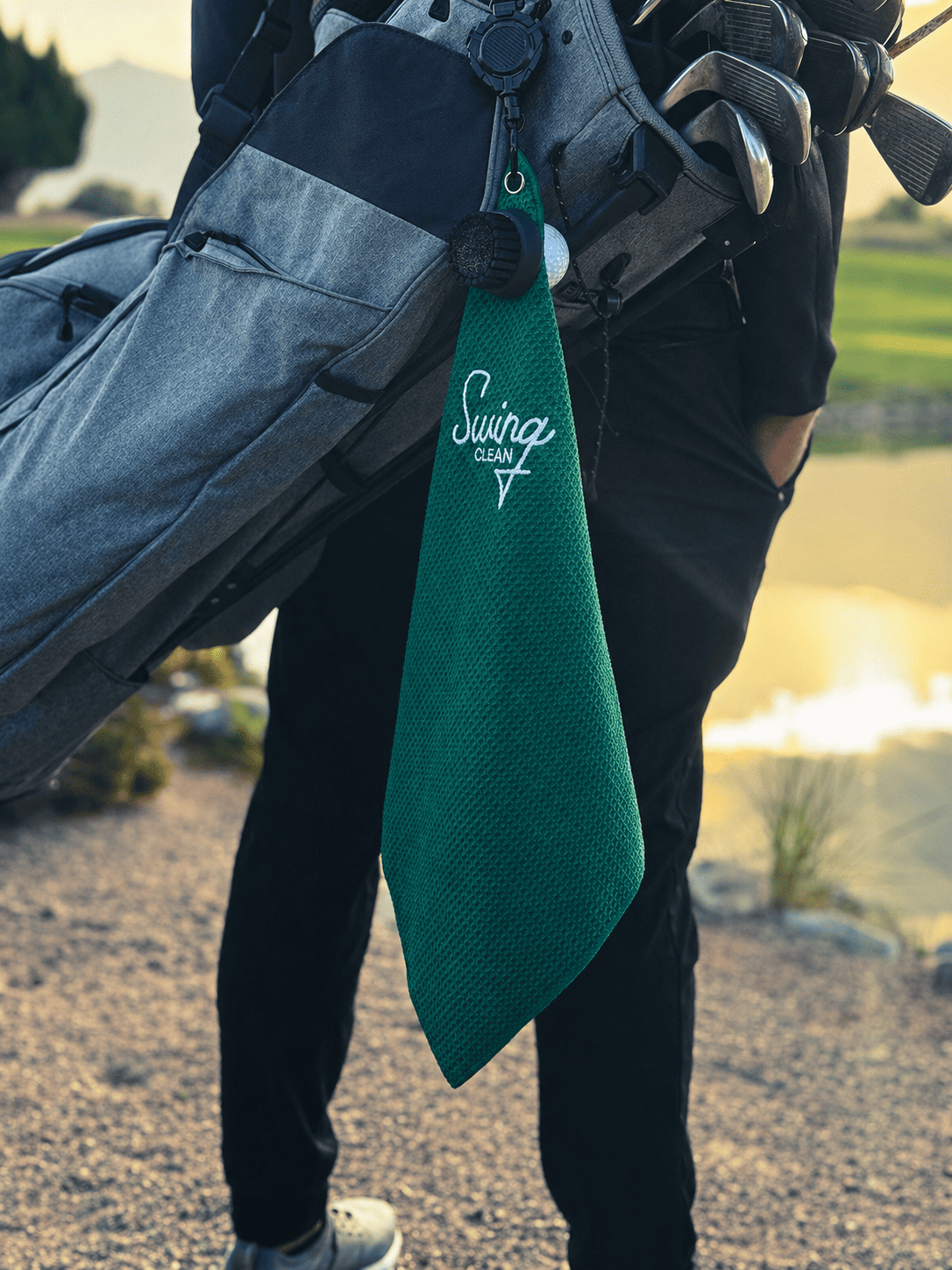 How to Clean a Golf Bag When Club Dirt Builds Up