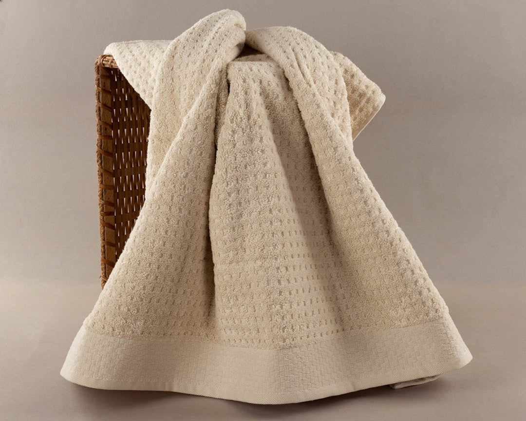 What Is a Waffle Golf Towel? Texture Matters for Grooves